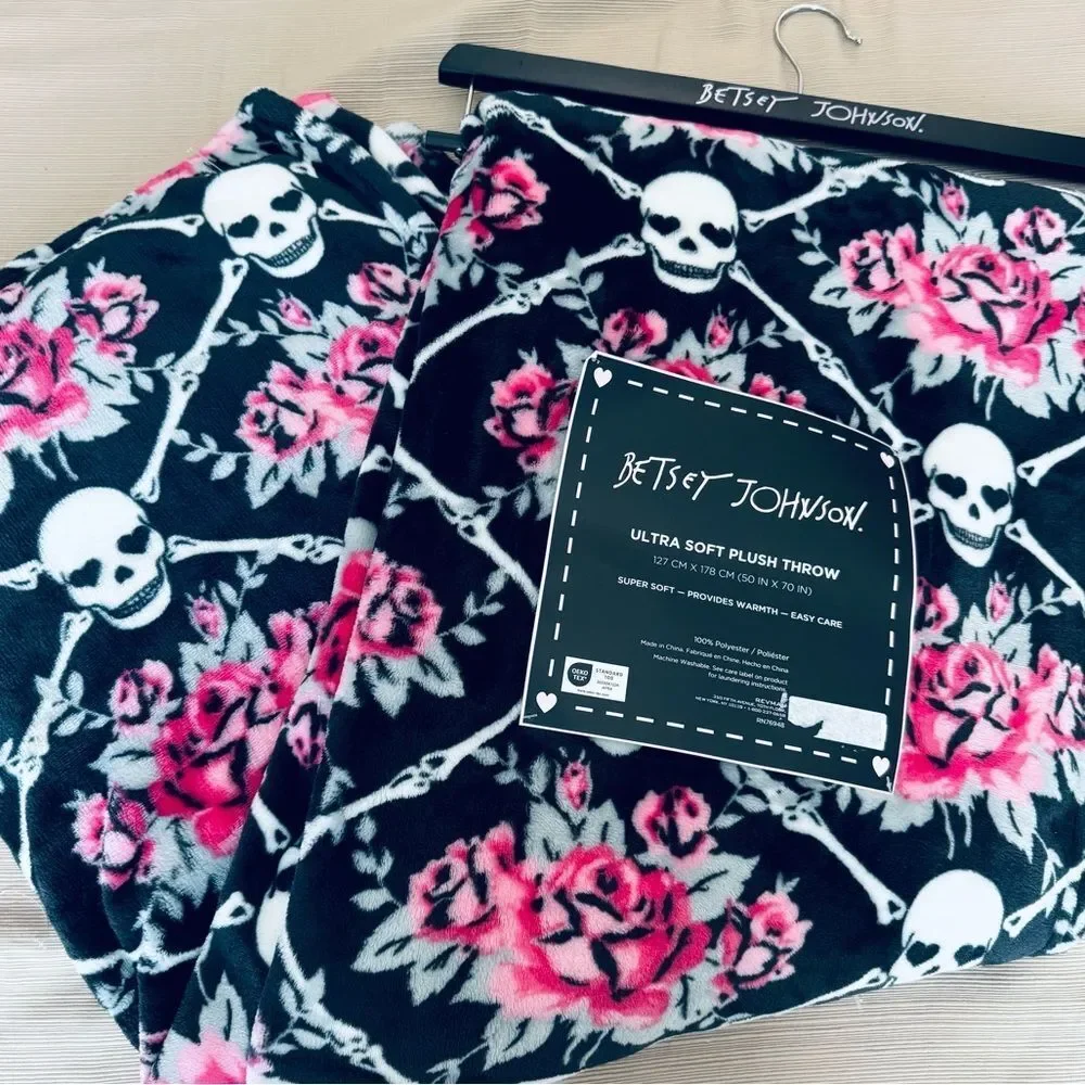 Betsey Johnson nwt betsey